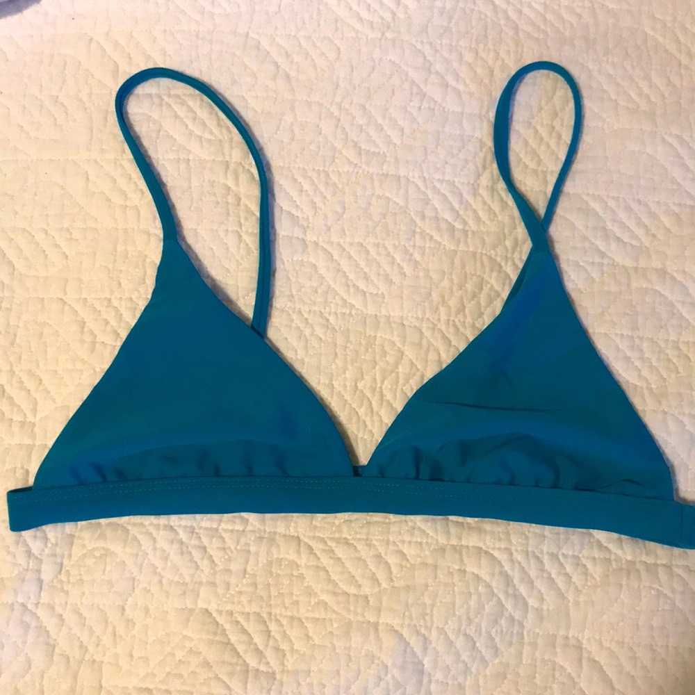 HICA swim top size medium